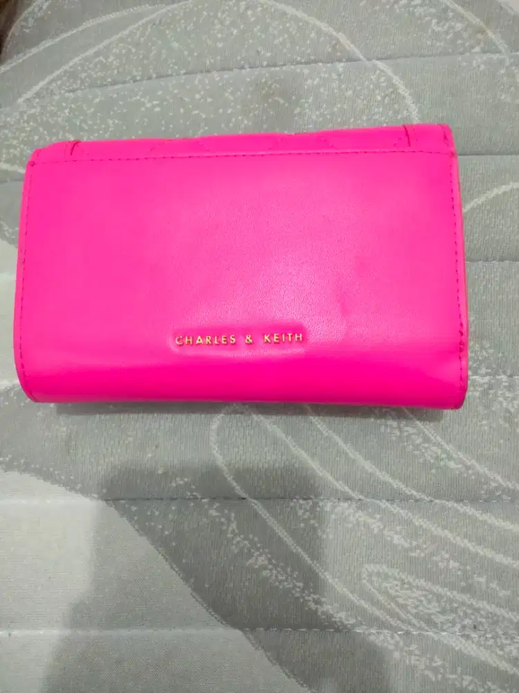 Di Jual Charles & Kith