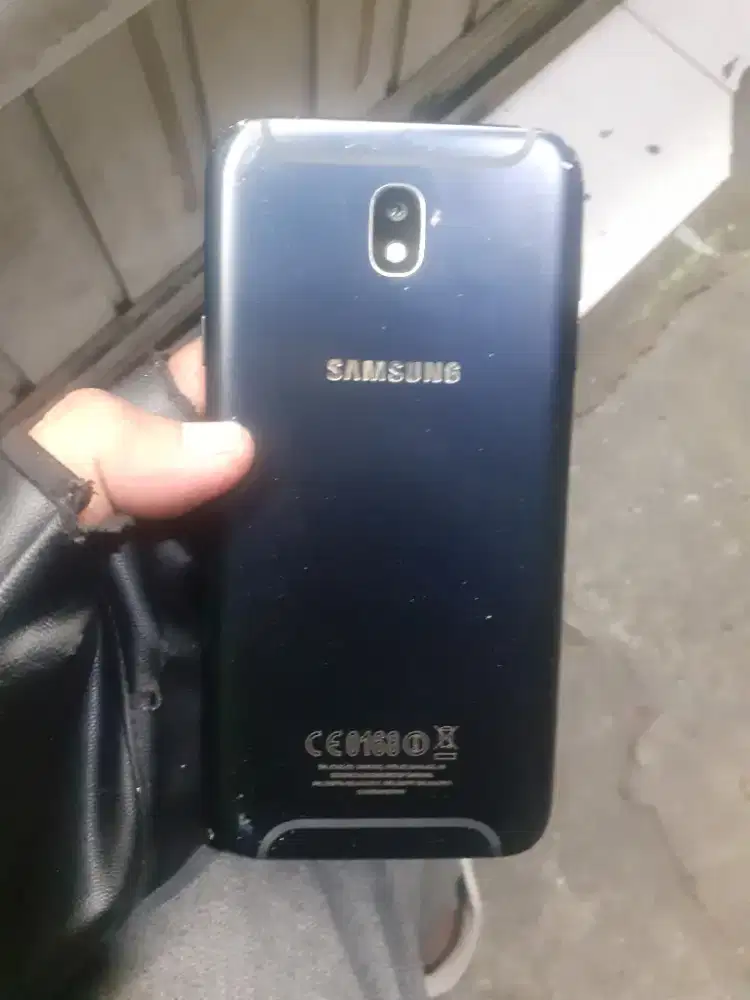 Samsung galaxy J7 pro normal hp only