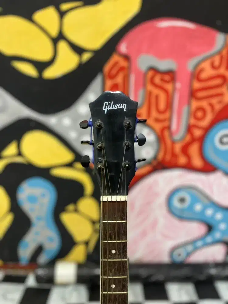 Gitar gibson akustik elektrik