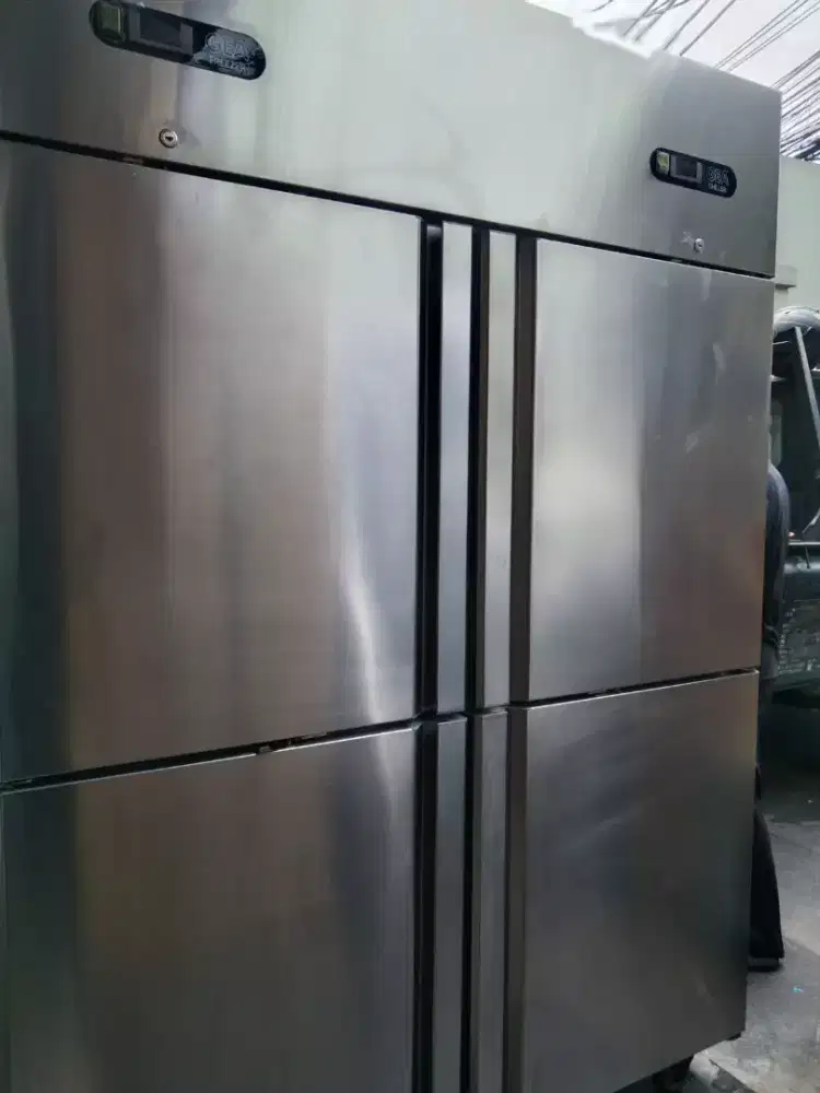 Upright Combi Chiller & Freezer 4 pintu