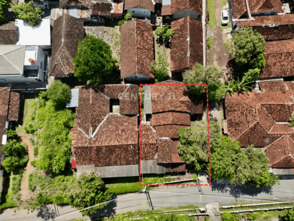 Tanah LT 310 M2 Bonus Bangunan Hoek Dekat TK Tunas Harapan Jambon