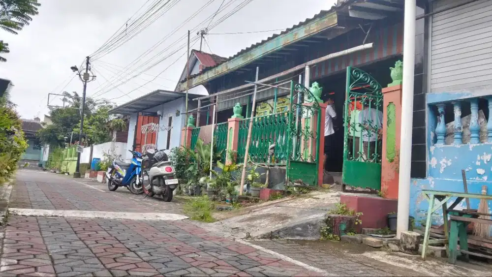 Tanah + bangunan 87 petoran jebres solo