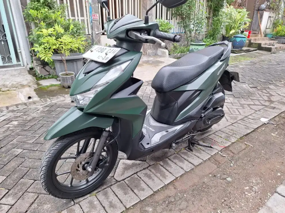 BU jual beat deluxe 2023 kondisi sgt bagus samsat kdg cowek