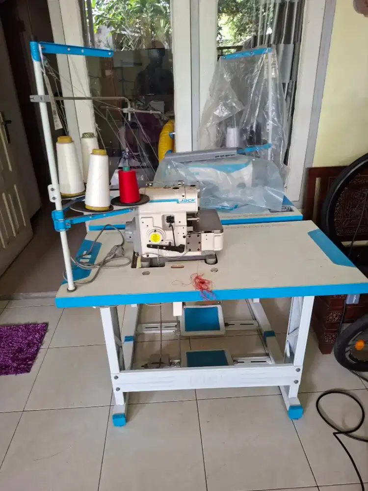 Mesin jahit dan mesin obras 1 set