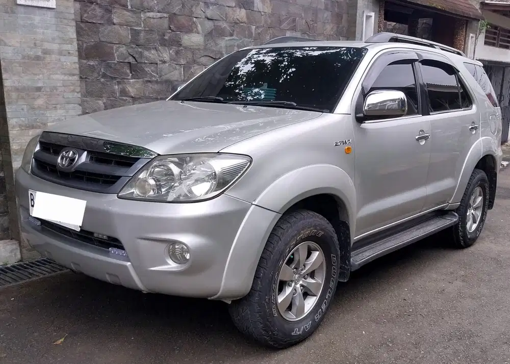 Toyota Fortuner 2005 Bensin