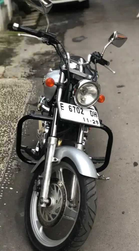 Honda phantom tahun 2004