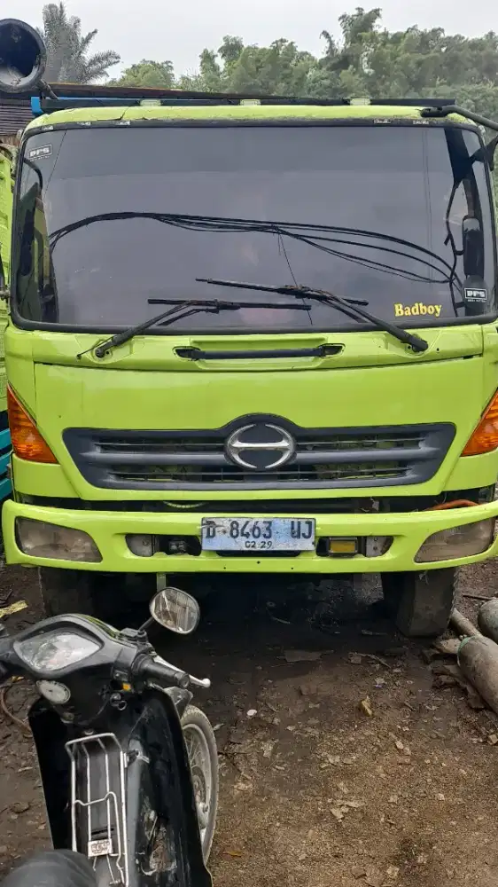 Jual hino lohan 260TI 6x4 lossbak tahun 2014