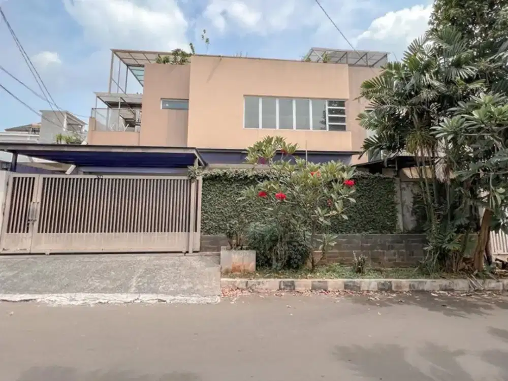 Disewa Rumah Jl. Karmel III Cocok untuk Kantor Konsultan
