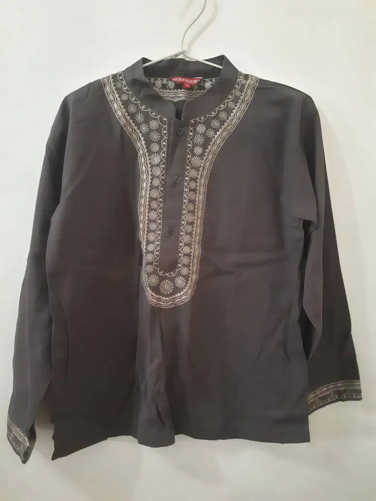 Preloved - Baju Koko Size S Jarang Dipake NO MINUS