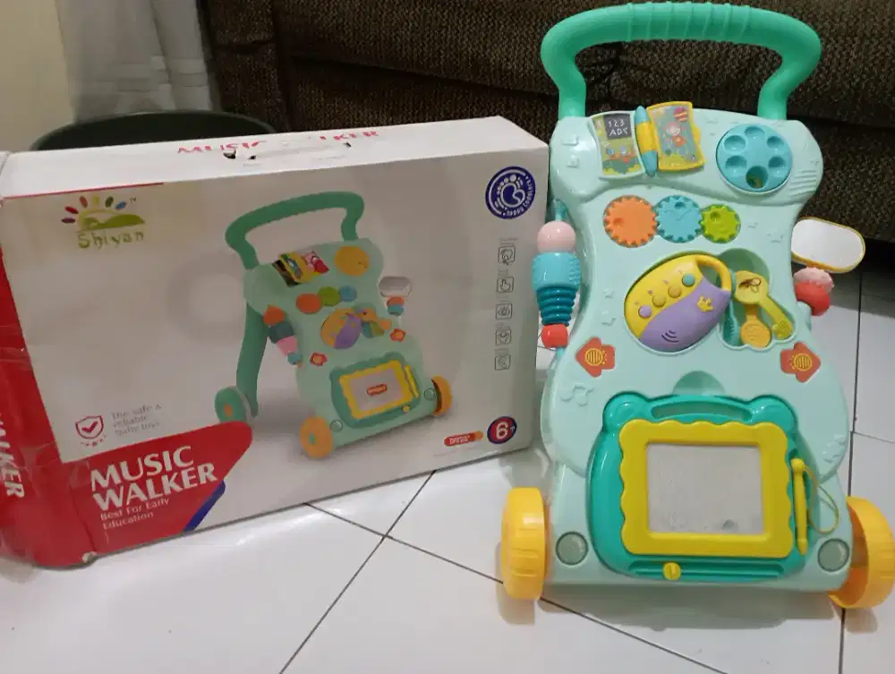 Baby Push Walker ( bantu alat jalan bayi ) / untuk belajar jalan