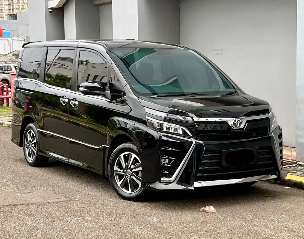 Toyota VOXY 2.0 AT TAHUN 2021