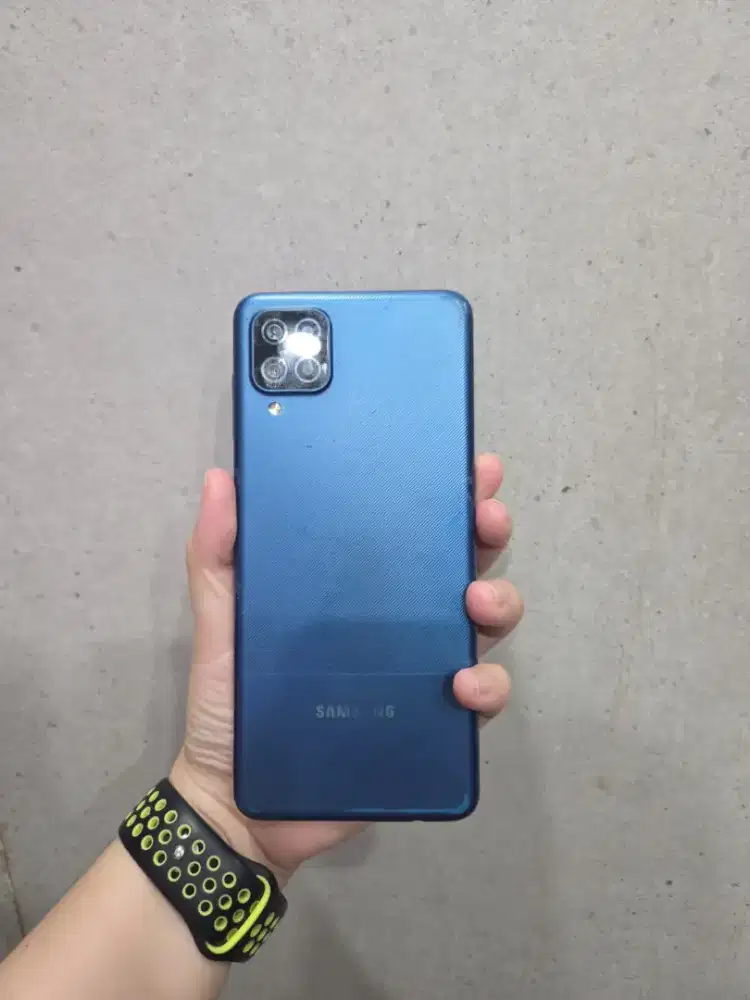 Second samsung galaxy A12 4/128 BO 600, minus bekas lem lcd