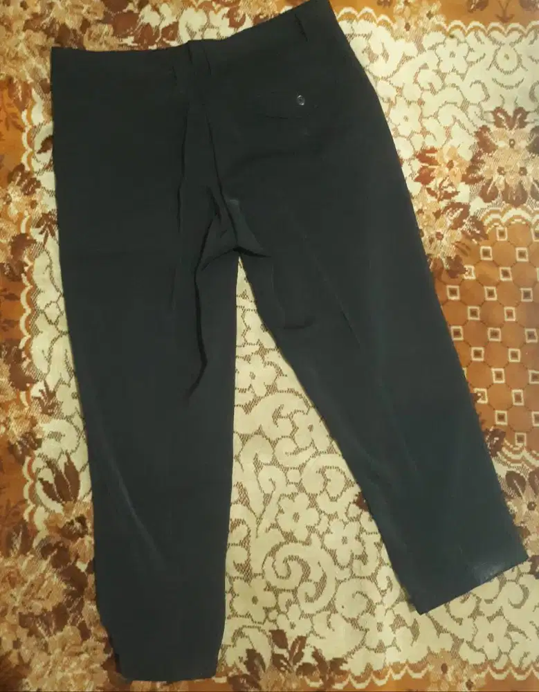 Preloved - Celana Katun Hitam Size 38 Jarang Dipake NO MINUS