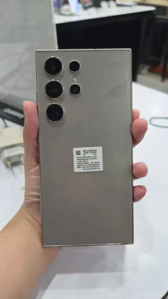 Second Samsung Galaxy S24 Ultra 5G 12/256GB ex display