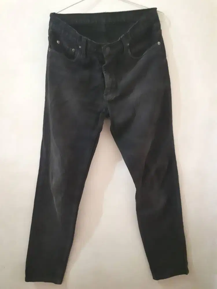 Preloved - Celana Jeans Hitam Size 30 / 31 Jarang Dipake NO MINUS