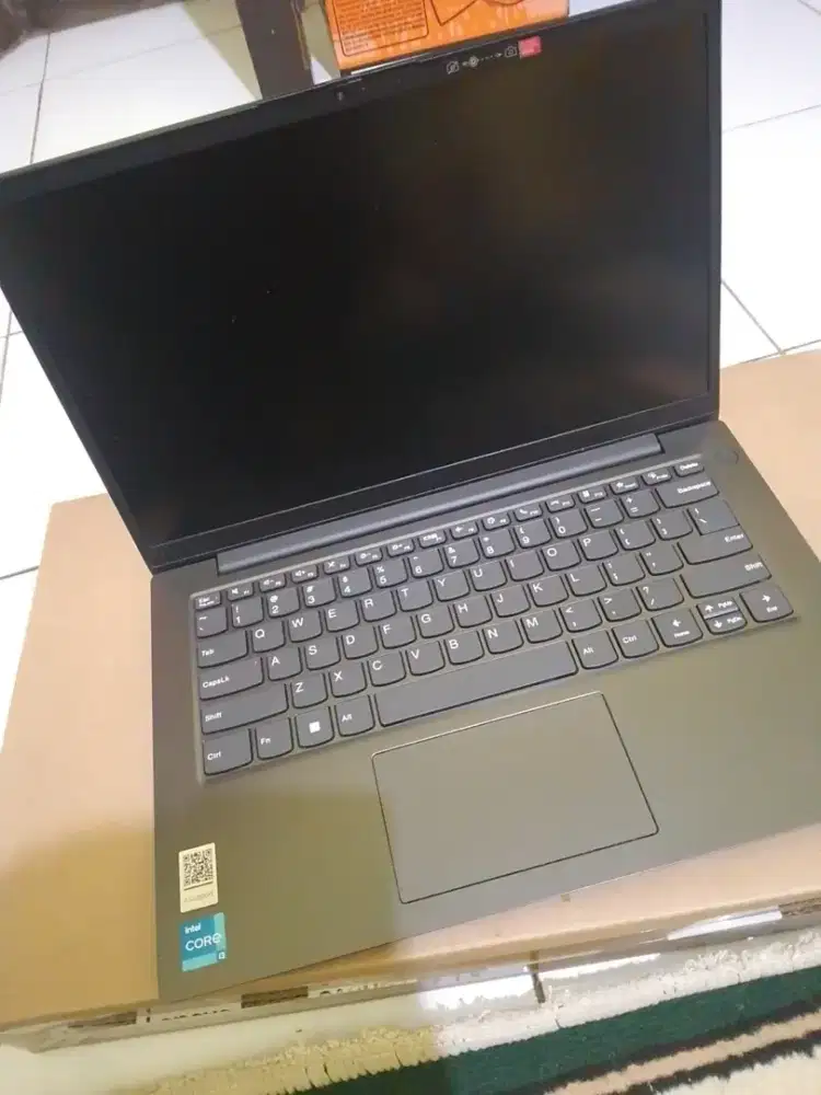 Laptot matot ke dudukin sama kebentur