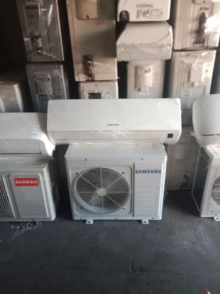 AC second bergransi berbagai merek dan ukuran