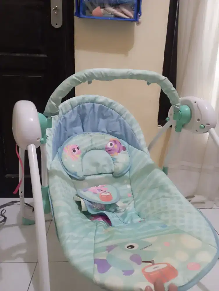 Ayunan bayi elektrik bisa pake colokan dan batre