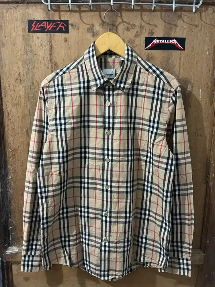 Kemeja Burberry