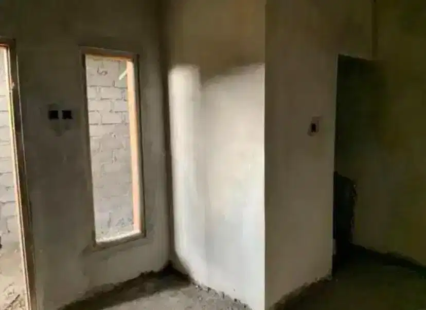 Kost Struktur Tingkat Milik Pribadi Hadap Jalan Lebar Dekat Jalan Raya