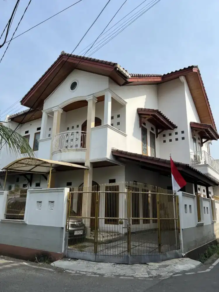 Disewakan rumah di duren sawit Jaktim ( sisi)