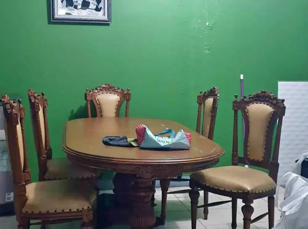 Meja Makan 5 Kursi good condition