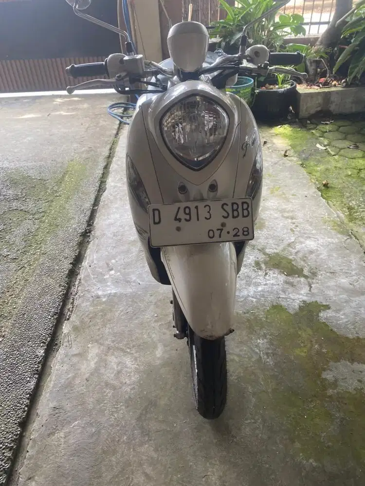 Yamaha fino 2017 white