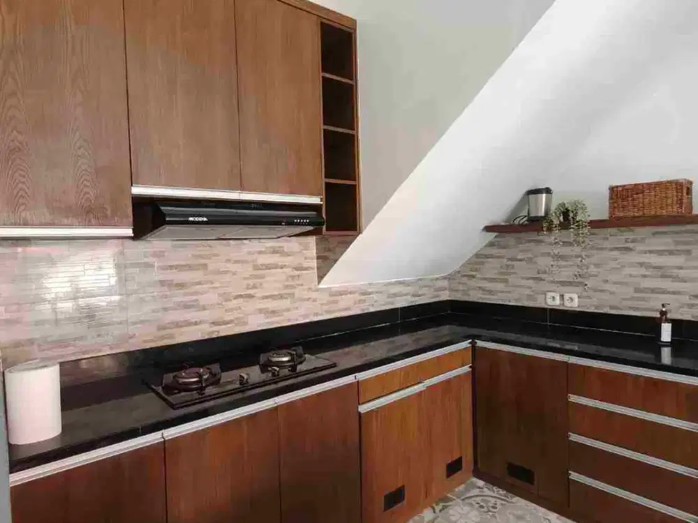 Rumah Sangat Cantik Dua Lantai kesambi fully furnished bebas banjir SHM IMB Lengkap strategis