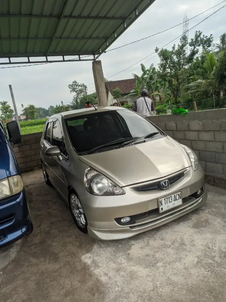 di jual Honda jazz IDSI matic 2004
