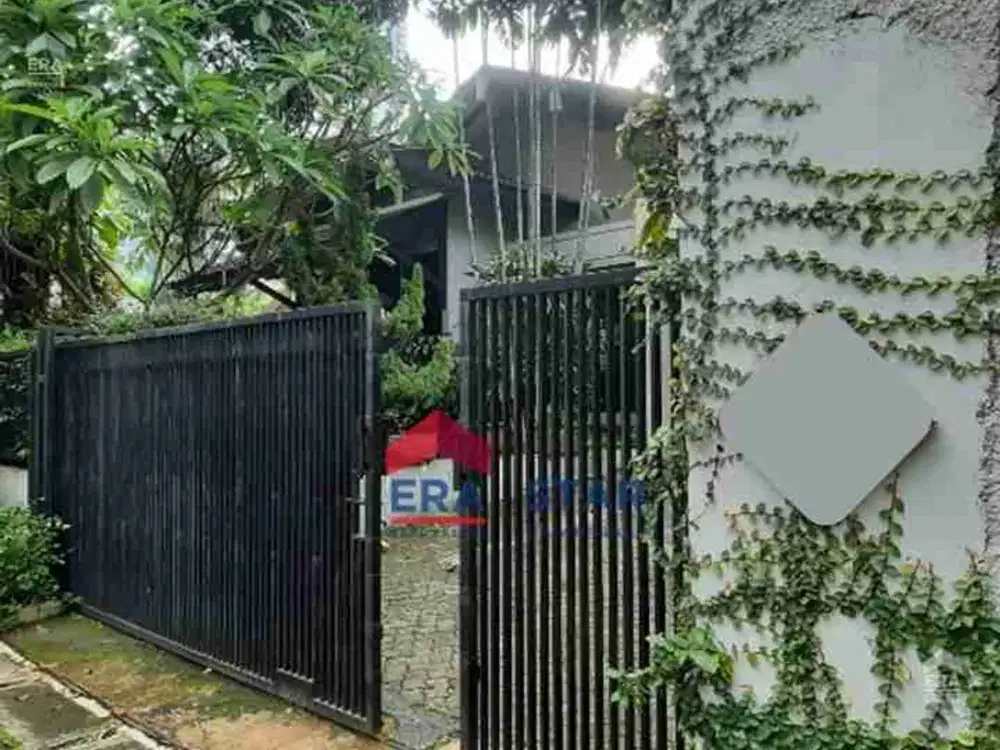 di jual Rumah dengan Pool murah nempel Patra Kuningan di Menteng Dalam Jaksel.