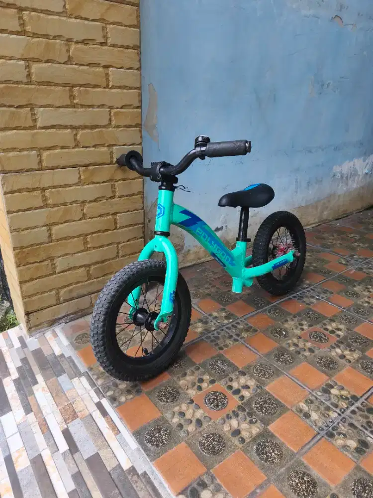 Sepeda pushback anak merk Polygon
