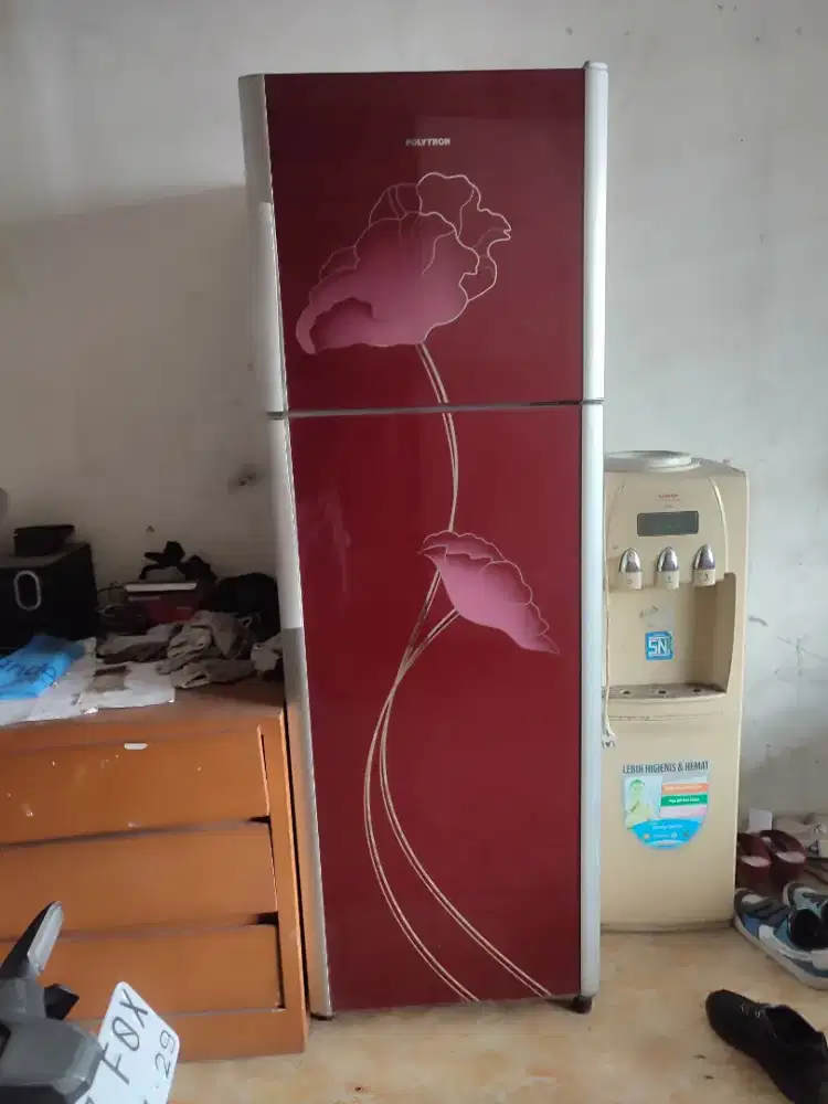 Kulkas polytron belleza 2 pintu jumbo 240liter