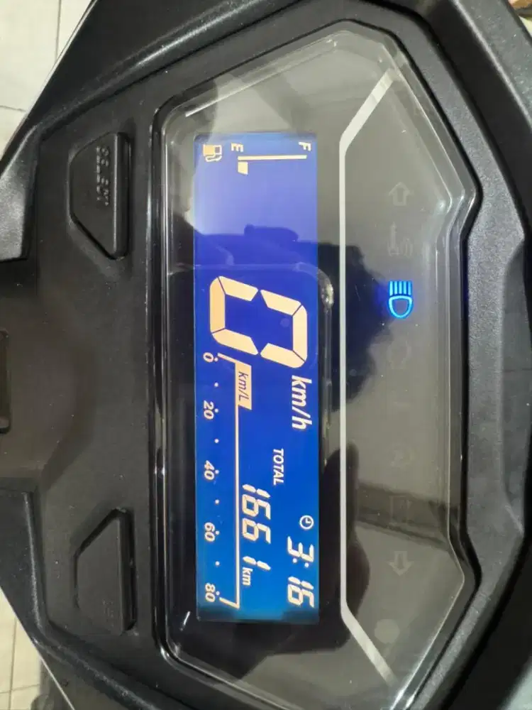 1rb km jarang pake HONDA New VARIO ISS KEYLESS 125 2025