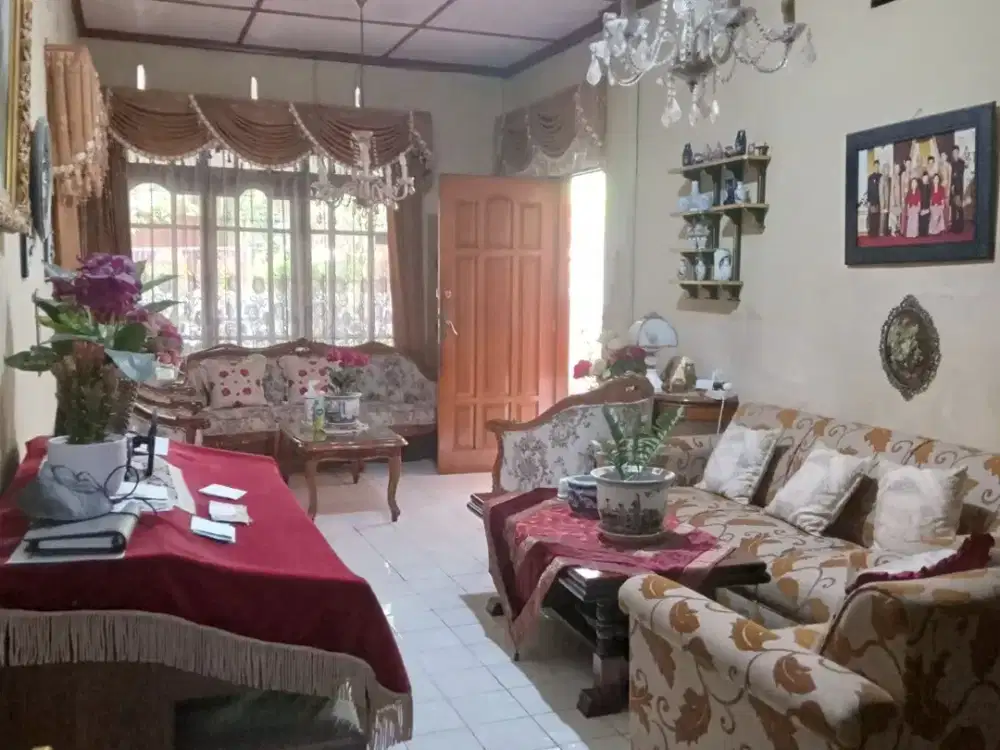 Rumah Klasik di Bandung Utara Komplek Bukit Dago dekat Kampus ITB Simpang Dago Dipatiukur