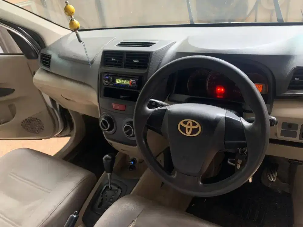 Dijual Avanza E A/T 2014 Silver !! segera !!