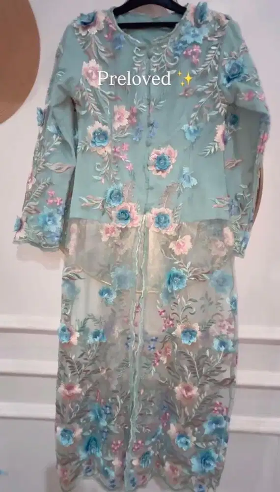 Baju kebaya kondangan