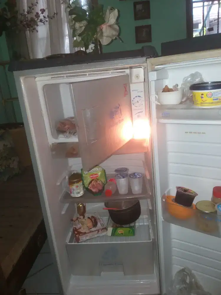 Kulkas rumh tangga sgt dngin lengkap bersih free lalamove dkt