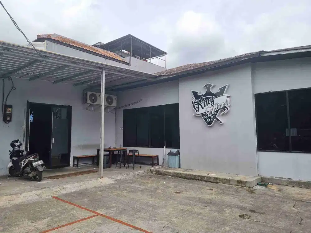 Rumah disewakan di Kavling DKI Meruya di Jalan Raya yang ramai
