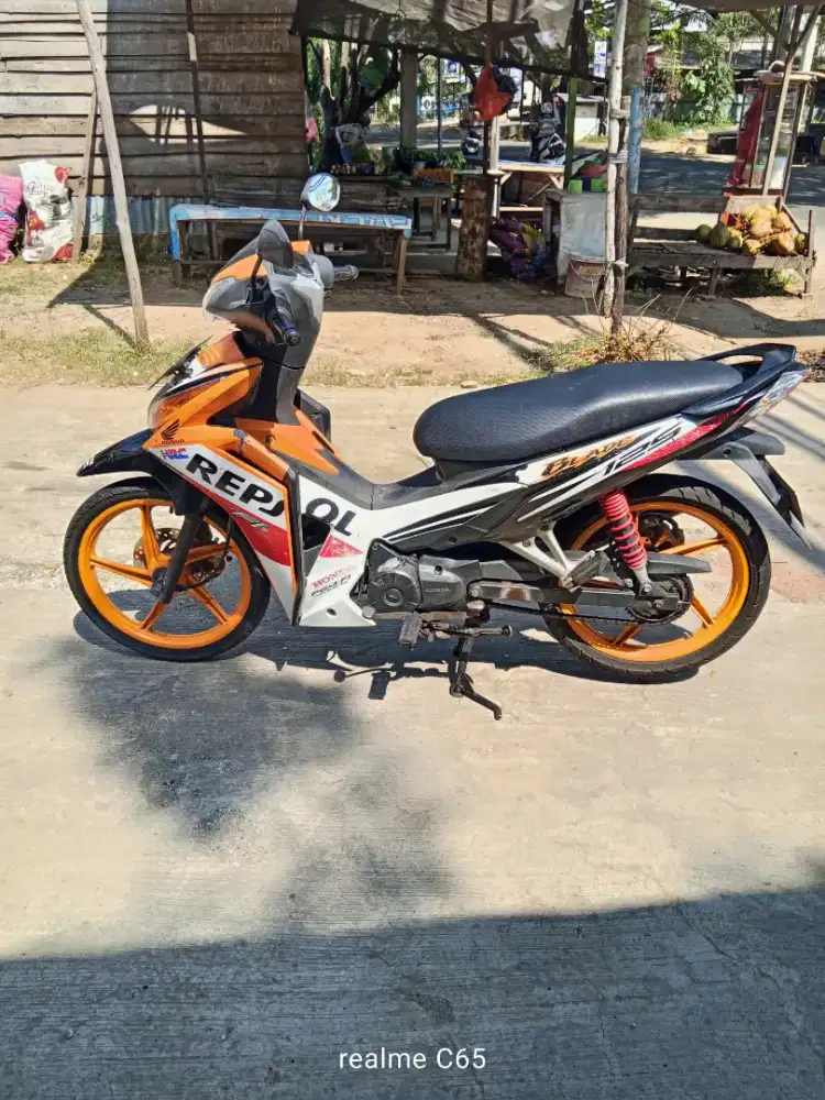 di jual satu unit honda Blade injeksi