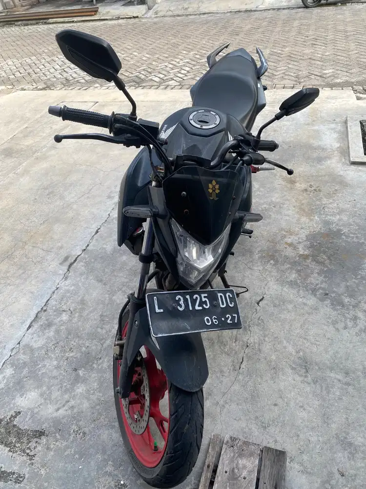 JUAL HONDA CB 150 R STREETFIRE