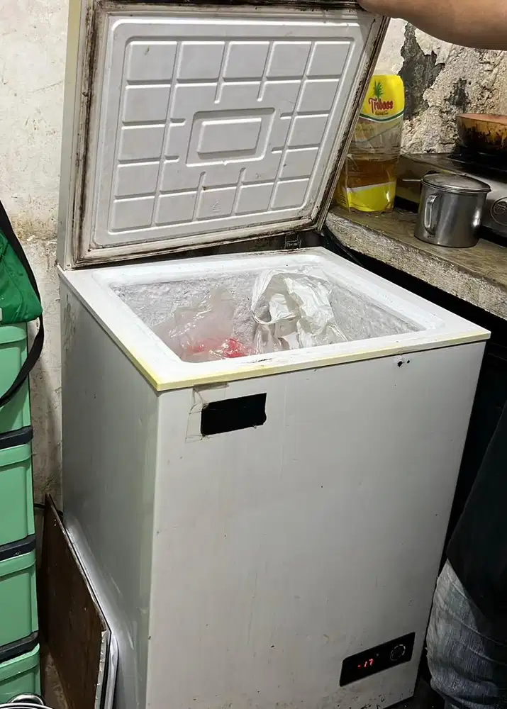 FREEZER RSA 100L BEKAS COFFEE SHOP