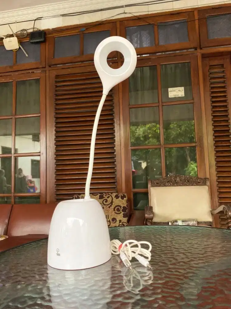 Lampu Meja Belajar LED Portable (Touch Control)