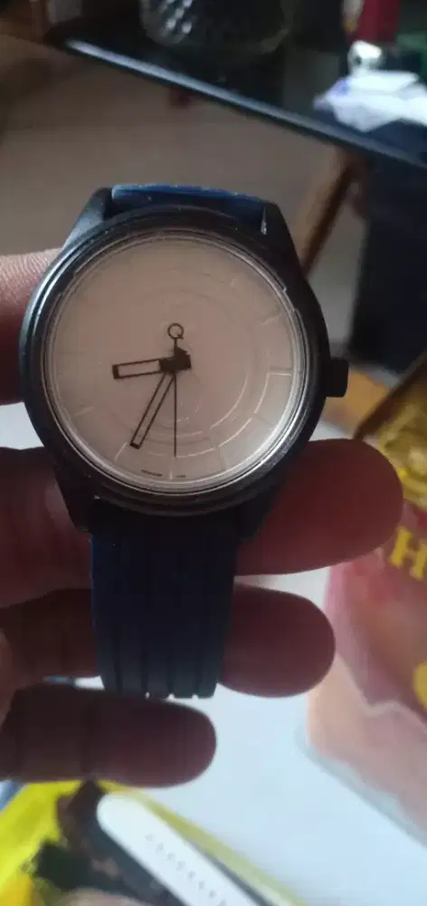 Jam q&q original tanpa batrai tenaga matahari tau cahaya