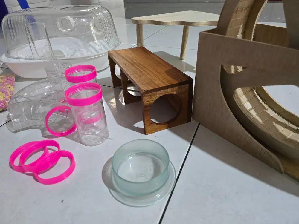 Menjual barang² untuk hamster (udh ga dipakai lagi)