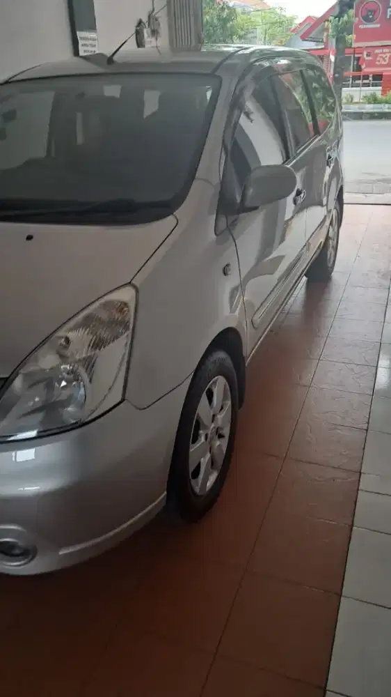 Grand livina 2010 matic terawat situbondo