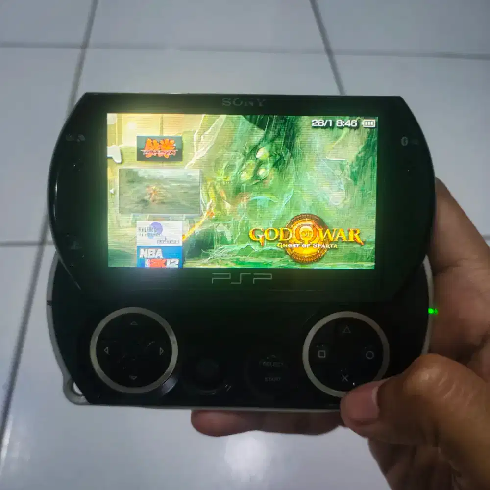 PSP Go preloved - normal lgs main
