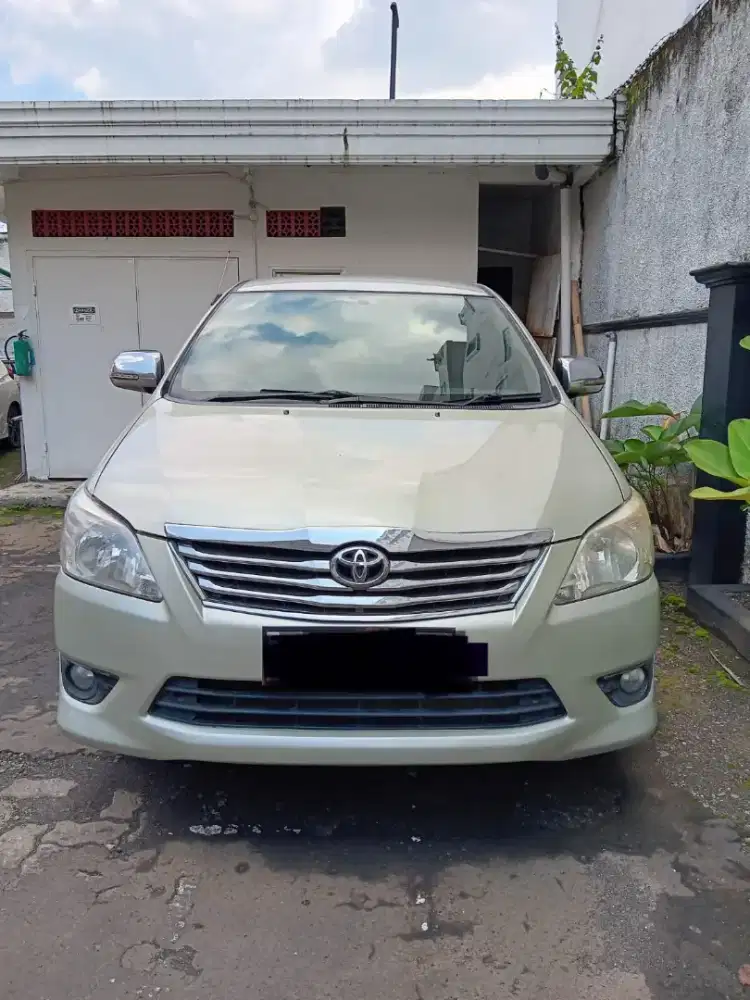 Dijual mobil Inova AT type E th 2013
