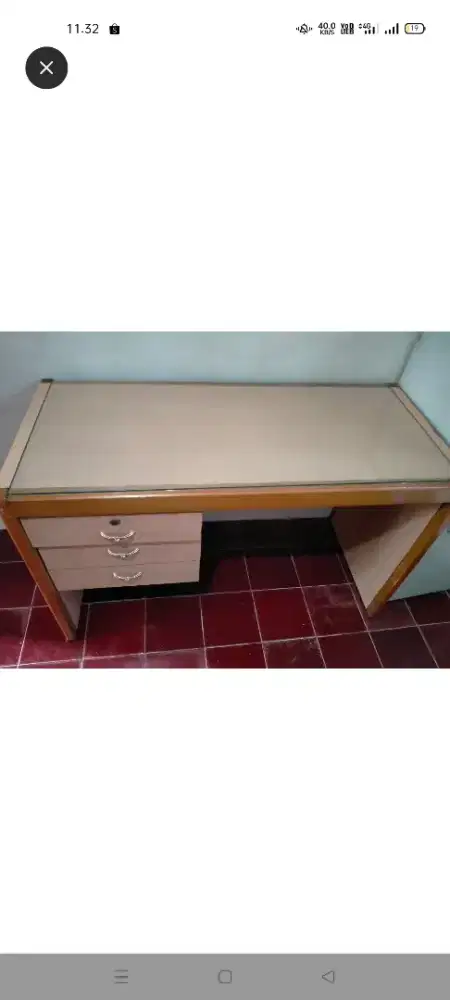 Meja Kerja/Meja kantor Kaca Minimalis