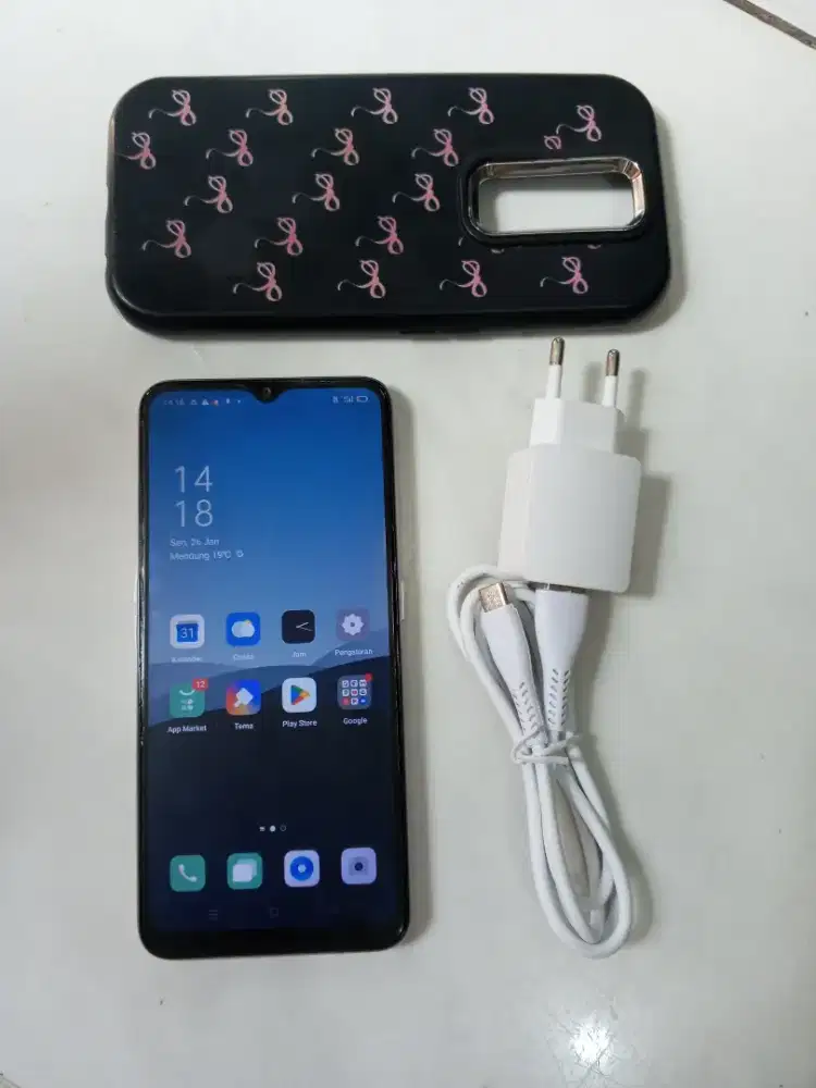Oppo A5 2020 jaringan 4G Ram 3/64