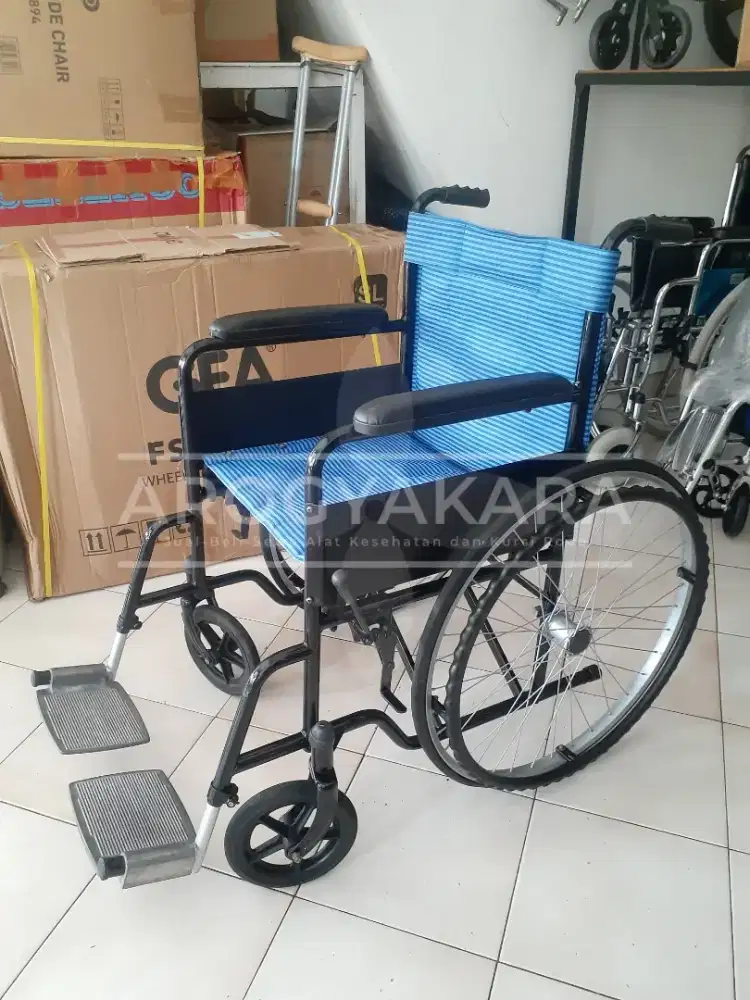 Kursi roda standart bekas